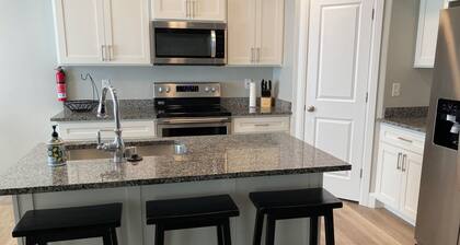 Cozy all season retreat, center of town!