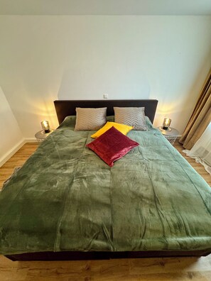 2 bedrooms, WiFi, bed sheets
