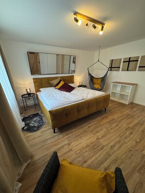 2 bedrooms, WiFi, bed sheets