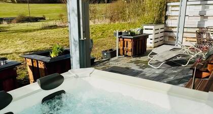 Luxus Private Suite mit Sauna, Effektkamin und Terrasse