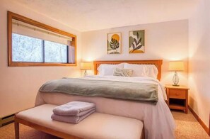 3 Schlafzimmer, Bügeleisen/Bügelbrett, Reisekinderbett, kostenloses WLAN