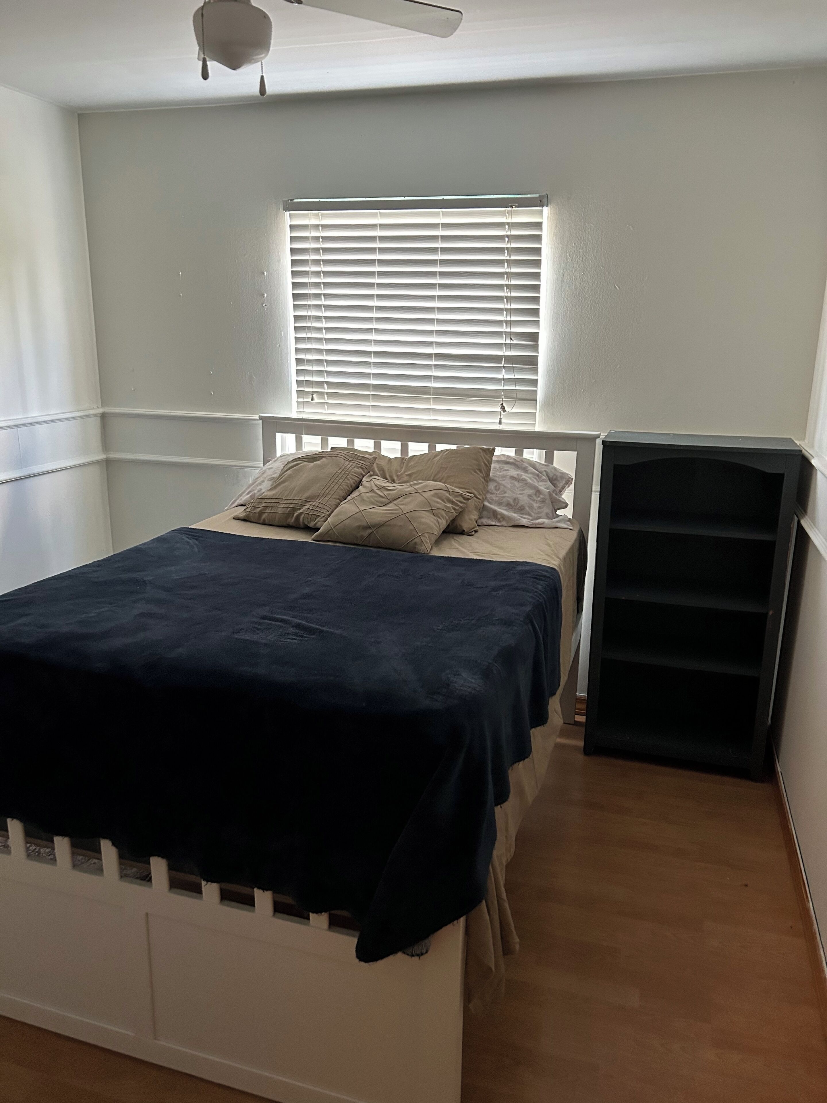 3 bedrooms, bed sheets