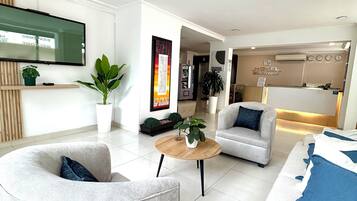 Smart TV de 36 pulgadas con canales digitales, suelo radiante