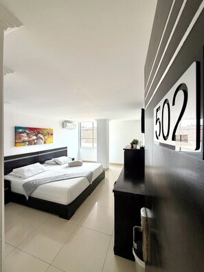 Standard Double or Twin Room | Hypo-allergenic bedding, in-room safe, individually decorated - HOTEL SIX AVENUE (Cali)