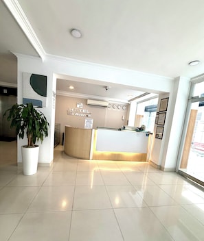Reception - HOTEL SIX AVENUE (Cali)