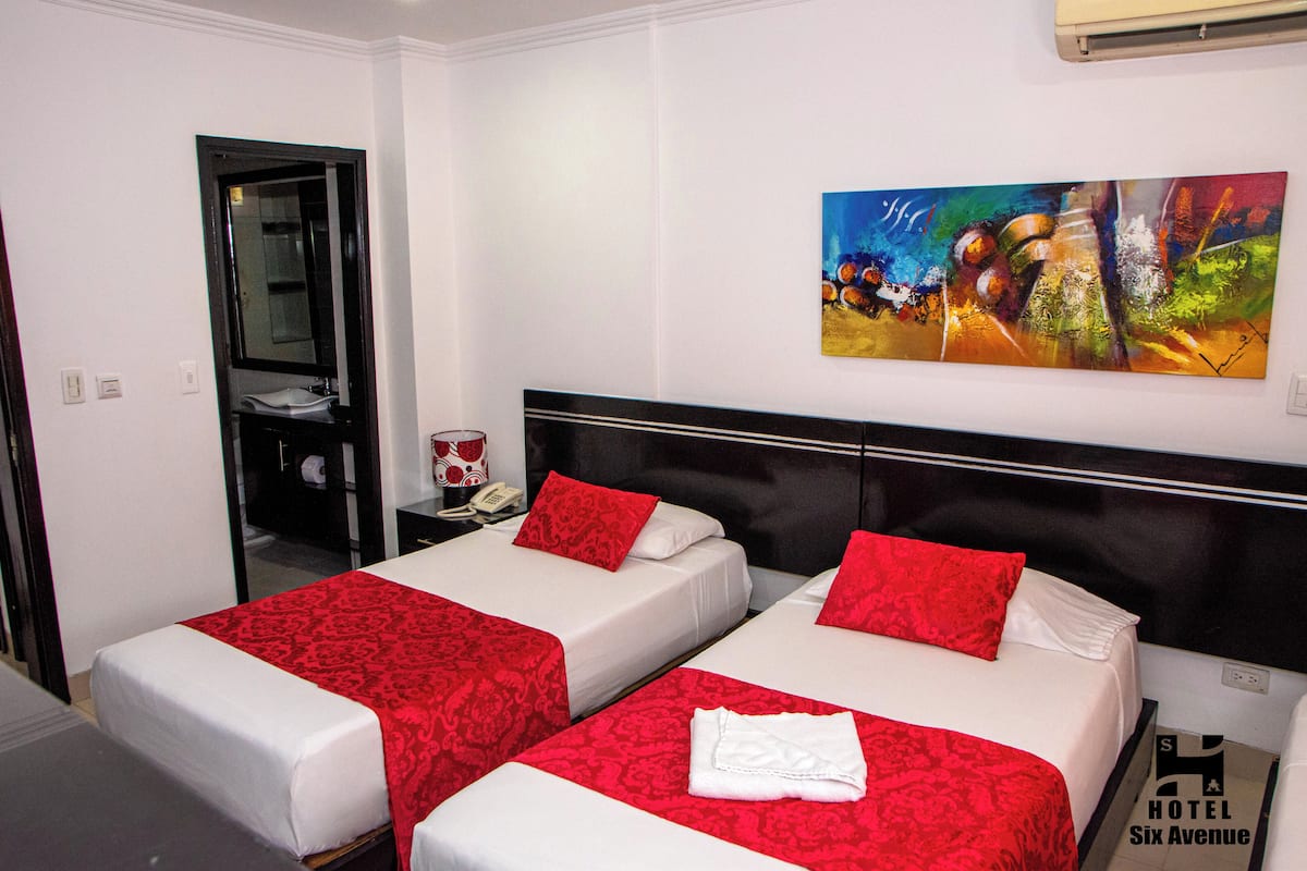 Comfort Twin Room | 1 bedroom, in-room safe, desk, laptop workspace