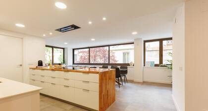 Turbau Entresol B - Holiday Apartment Rental Girona | Bravissimo