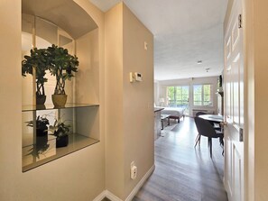 Estudio empresarial | Decoración personalizada y muebles diferentes 