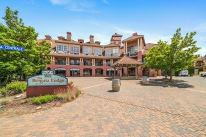Exterior - Borgata Lodge (Kelowna)