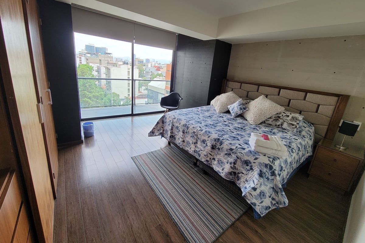 Wifi gratis y ropa de cama