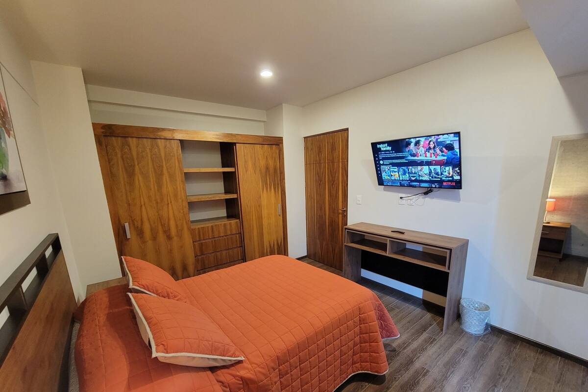 Basic Double Room, Balcony, City View | Wi-fi percuma, cadar katil 