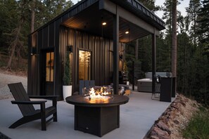 Terrace/patio - Luxe Mirror Cabin by REFLECT+RECONNECT / / Hot Tub (Lead)