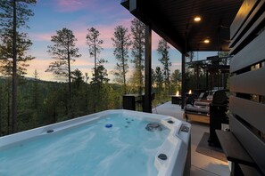 Terrace/patio - Luxe Mirror Cabin by REFLECT+RECONNECT / / Hot Tub (Lead)