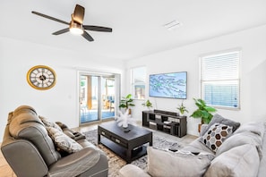 Smart TV, books, stereo