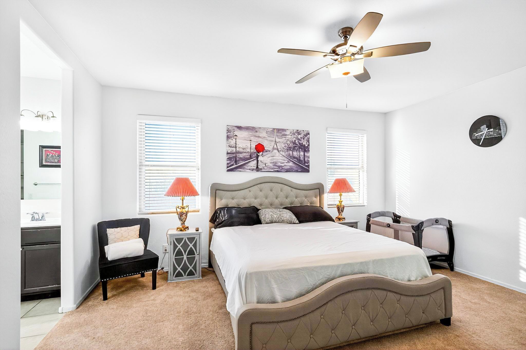 5 bedrooms, in-room safe, desk, iron/ironing board