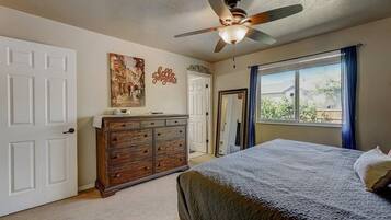 4 bedrooms, desk, iron/ironing board, travel cot