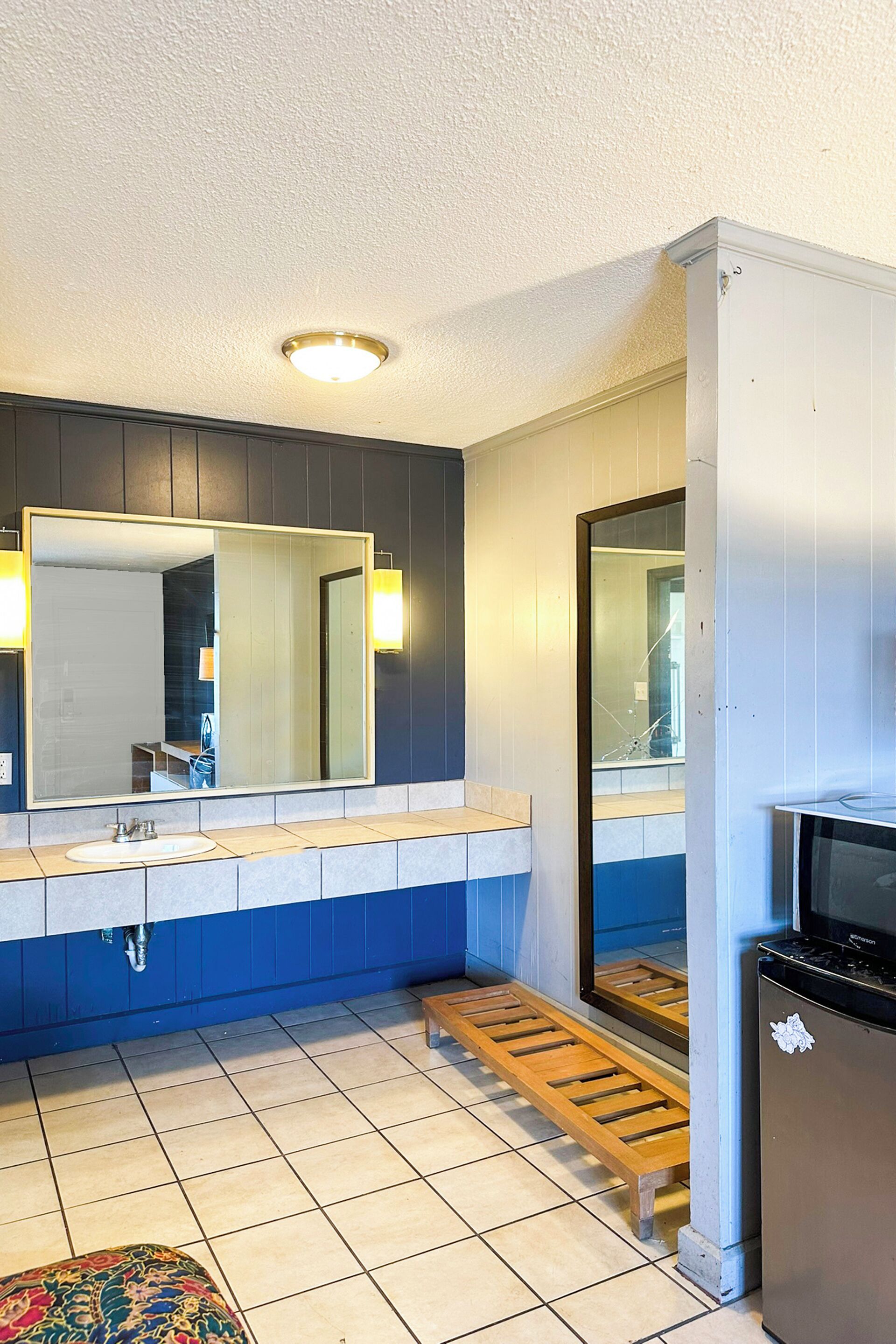 Room, 2 Queen Beds, Smoking | Bathroom | Free toiletries, towels