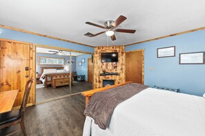 4 bedrooms, in-room safe, desk, iron/ironing board - Shangri-La Mountain Retreat in Mount Laguna San Diego (Mount Laguna)