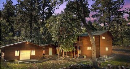 Shangri-La Mountain Retreat in Mount Laguna San Diego - Sleeps 12