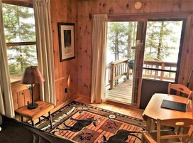 White Ash | Ruang tamu | Buku-buku 