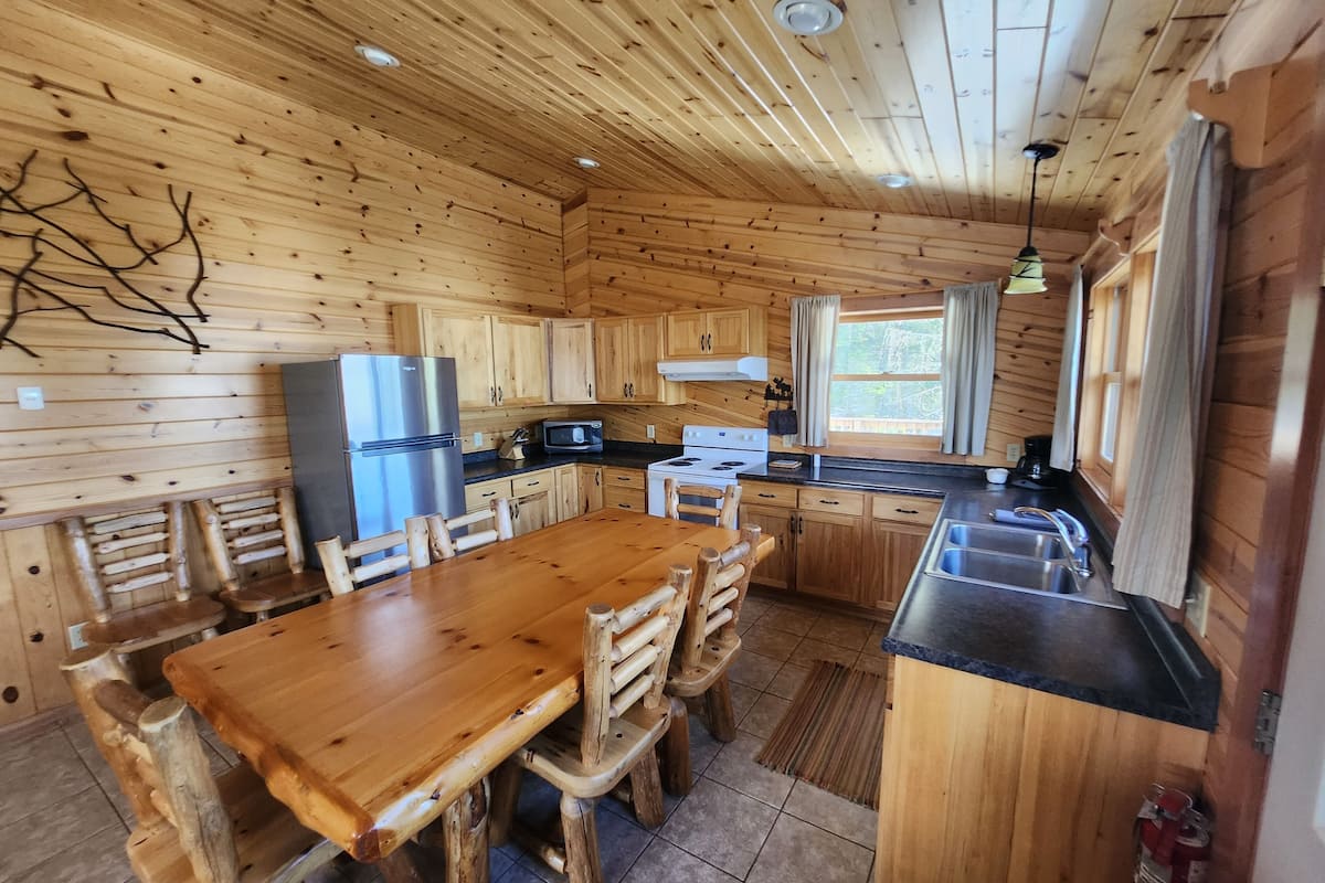 Deluxe Cabin | 1 bedroom, bed sheets