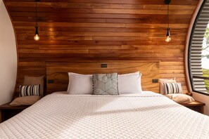 Deluxe Bungalow, 1 Bedroom, Hot Tub, Mountain View | Blackout curtains, iron/ironing board, free WiFi, bed sheets