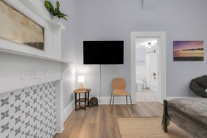 3 bedrooms, desk, iron/ironing board, free WiFi - 1026- Single Level Home, 1 Mile to Vystar/Arenas, Sleeps 10, Pet & Kid Friendly (Jacksonville)