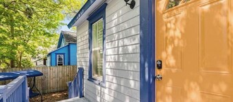 1026- Single Level Home, 1 Mile to Vystar/Arenas, Sleeps 10, Pet & Kid Friendly
