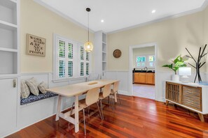 Dining - 1142- Super cute, 1 mile to Vystar, great for pets & family (Jacksonville)