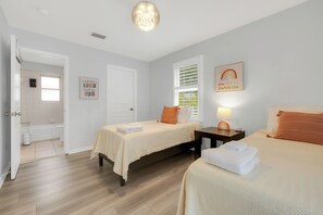 3 bedrooms, desk, iron/ironing board, free WiFi