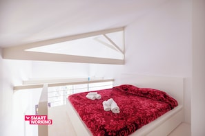 Appartamento, vista collina | 1 camera, postazione laptop, ferro/asse da stiro, Wi-Fi gratuito