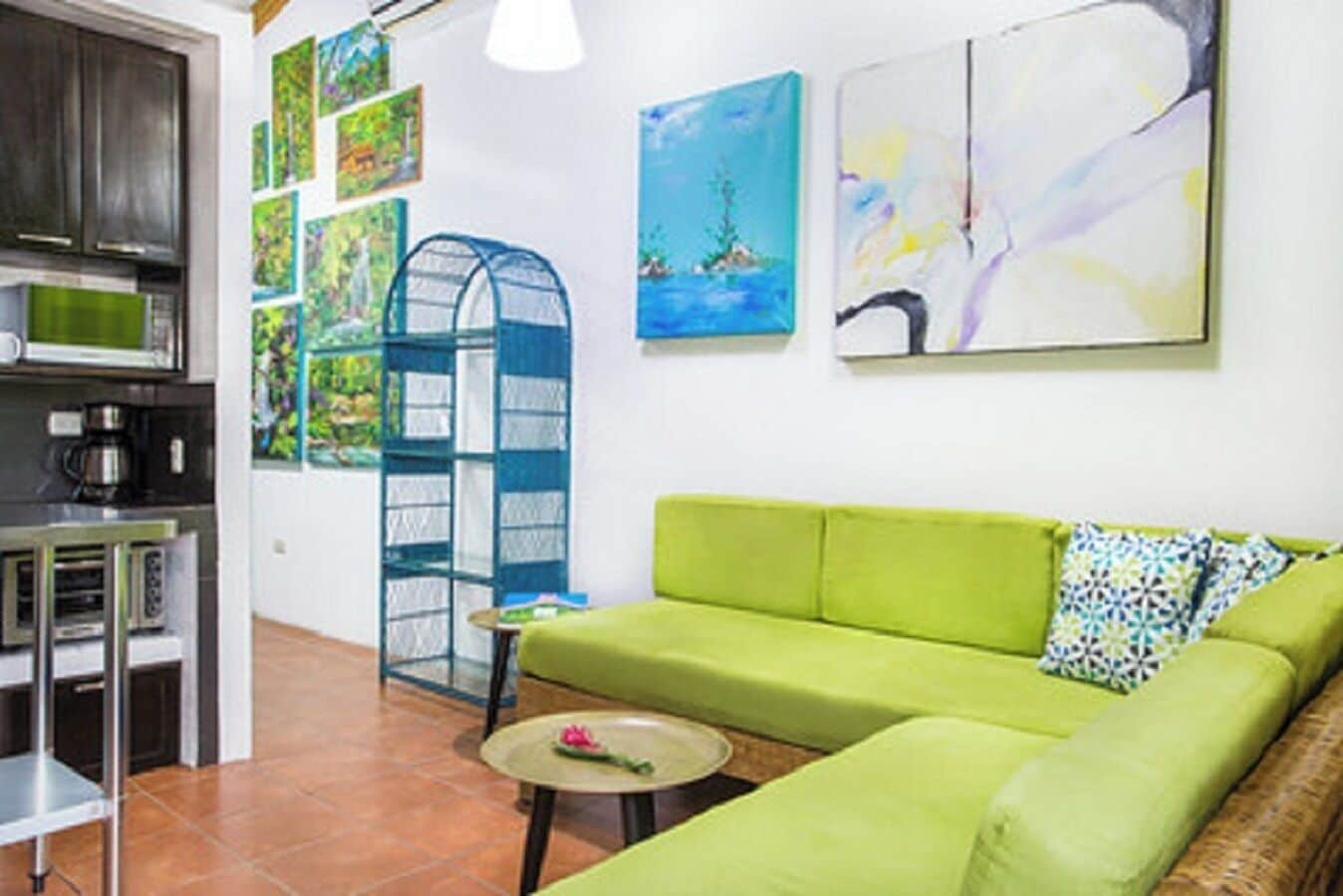 Suite Deluxe, 2 habitaciones, para no fumadores, vista a la alberca | Área de sala de estar