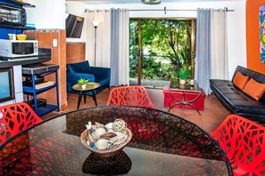 Grand Quadruple Room, 1 Bedroom, Non Smoking | Private kitchen