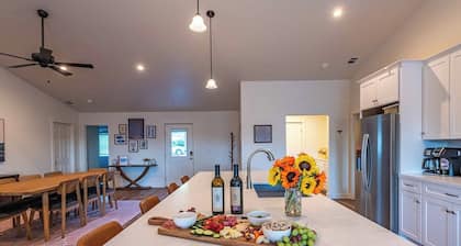 Mid-Century Mod Ranch in Wine Country!