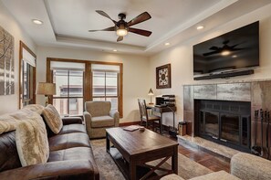 TV, DVD player, offices - Premier Ski Condo w/ Slopeside Access (Breckenridge)