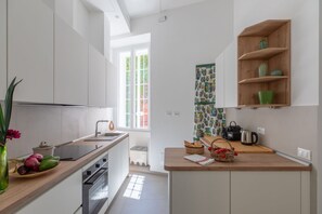 Køleskab, ovn, kogeplade, opvaskemaskine