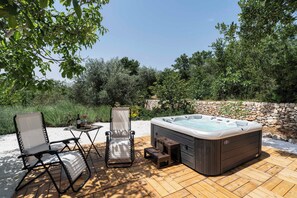 House | Private spa tub