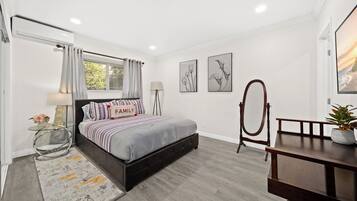 Condo | 2 phòng ngủ, bàn ủi/dụng cụ ủi quần áo