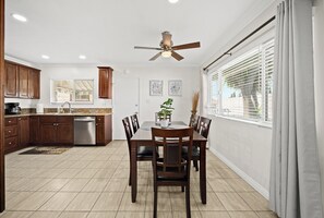 Interior - Idyllic Paradise Near Downtown LA (Alhambra)