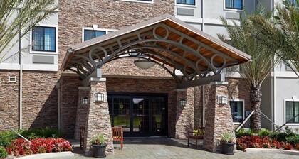 Equipped King Suite | Free Daily Breakfast, Outdoor Pool + Hot Tub Access