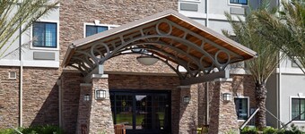 Equipped King Suite | Free Daily Breakfast, Outdoor Pool + Hot Tub Access