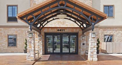 Free Breakfast + Heated Saltwater Pool | 24 Hour Business Center