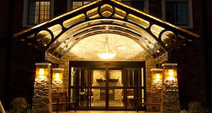Free Breakfast Buffet + Outdoor Pool | Comfy Suite