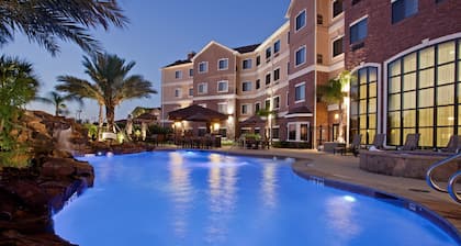 Free Breakfast + Outdoor Pool + 24 Hour Business Center | Close to NASA