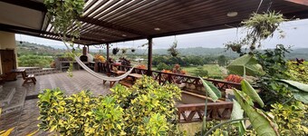 Enorme y lujosa quinta con piscina, cuadron a 10 minutos de montañita, playa