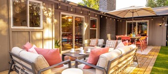 Pool, Pickleball, Resort Backyard, 16min to Downtown - Modern Cowgirl