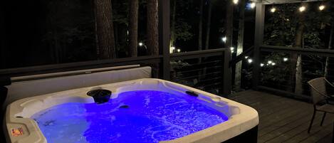 Tina de hidromasaje al aire libre