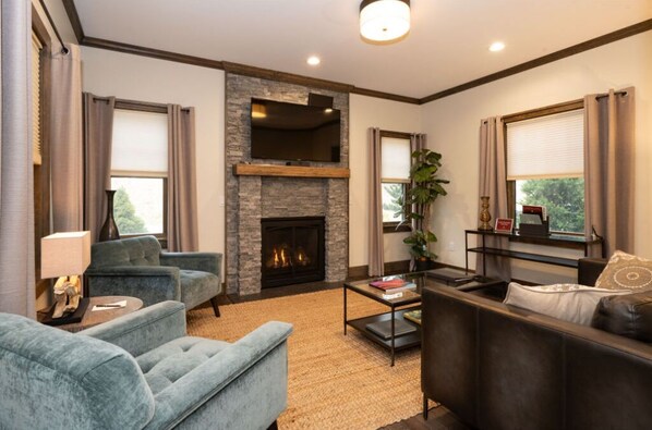 TV, fireplace, offices - Exclusive 3BR Suite | Access to 70+ Amenities (Richmond)