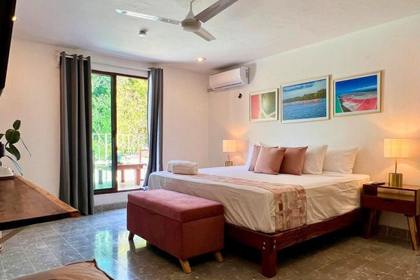 Design Room, 1 King Bed, Private Bathroom, Courtyard View | Premium bedding, minibar, in-room safe, individually decorated