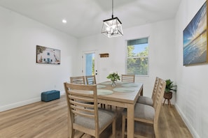 Dining - Luxe Englewood Home Near Beach (Englewood)